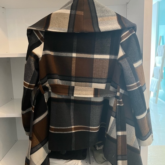 Chicwish PRAIRIE CHECK RABATO COAT BY CHIC+ - Picture 4 of 5
